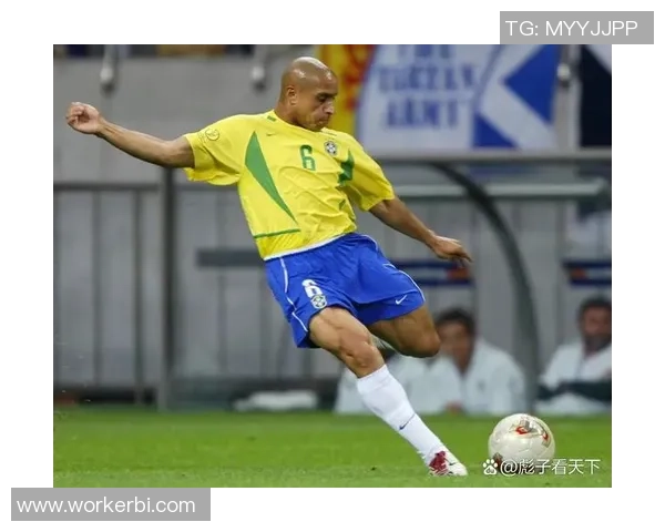 越位线上的足球巨星是谁 解析他在绿茵场上的传奇表现与技术特点